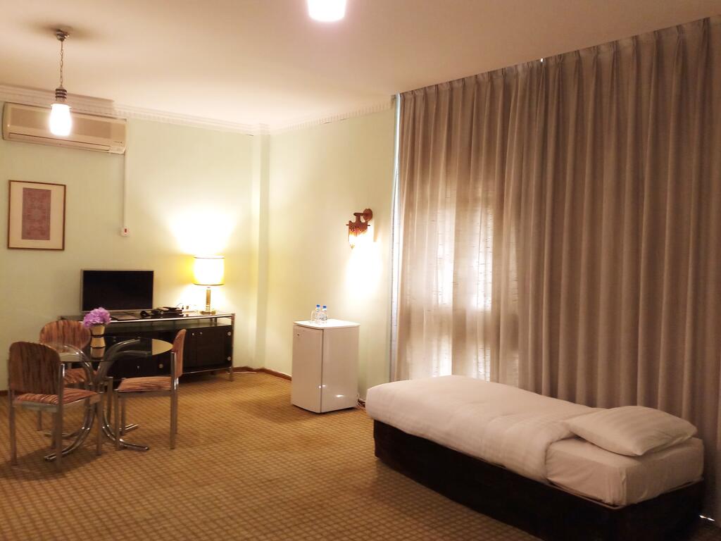 Oriental Palace Hotel - thumb 7