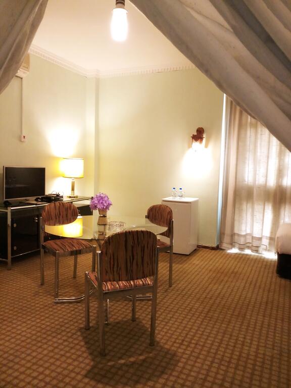 Oriental Palace Hotel - thumb 5