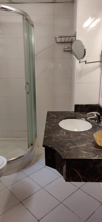 OYO 118 Revira Hotel - thumb 8