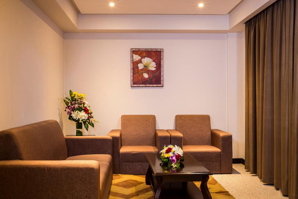 Monroe Hotel & Suites - thumb 5