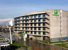 Holiday Inn Santiago - Airport Terminal by IHG Accommodation Bahrain