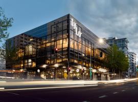 LyLo Auckland Hotel Accommodation Bahrain